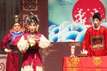 春草闯堂