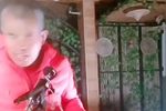 刘云打母